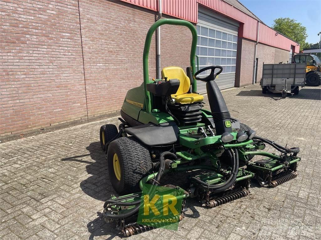 John Deere 8700A Газонокосилки