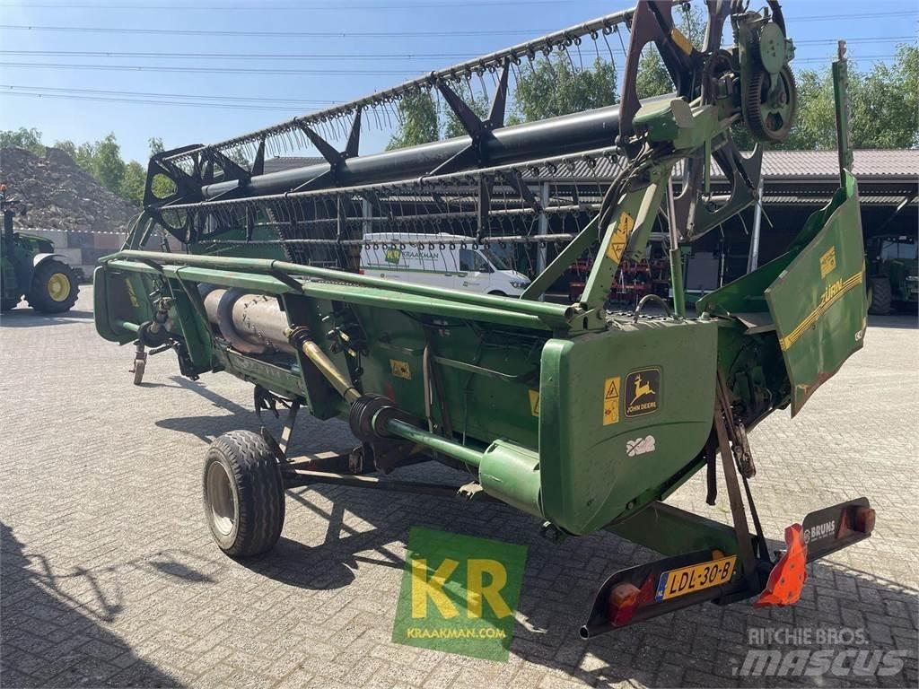 John Deere CTS Зерноуборочные комбайны