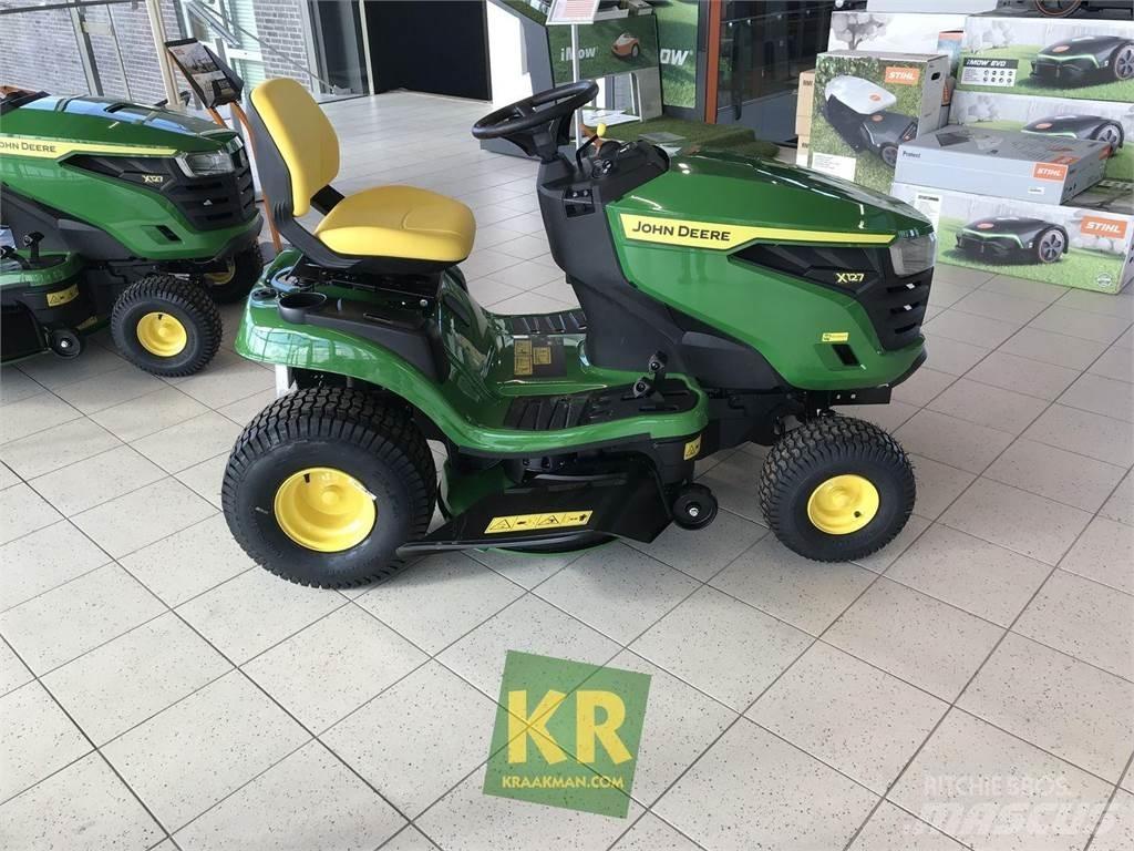 John Deere X127 Самоходные газонокосилки