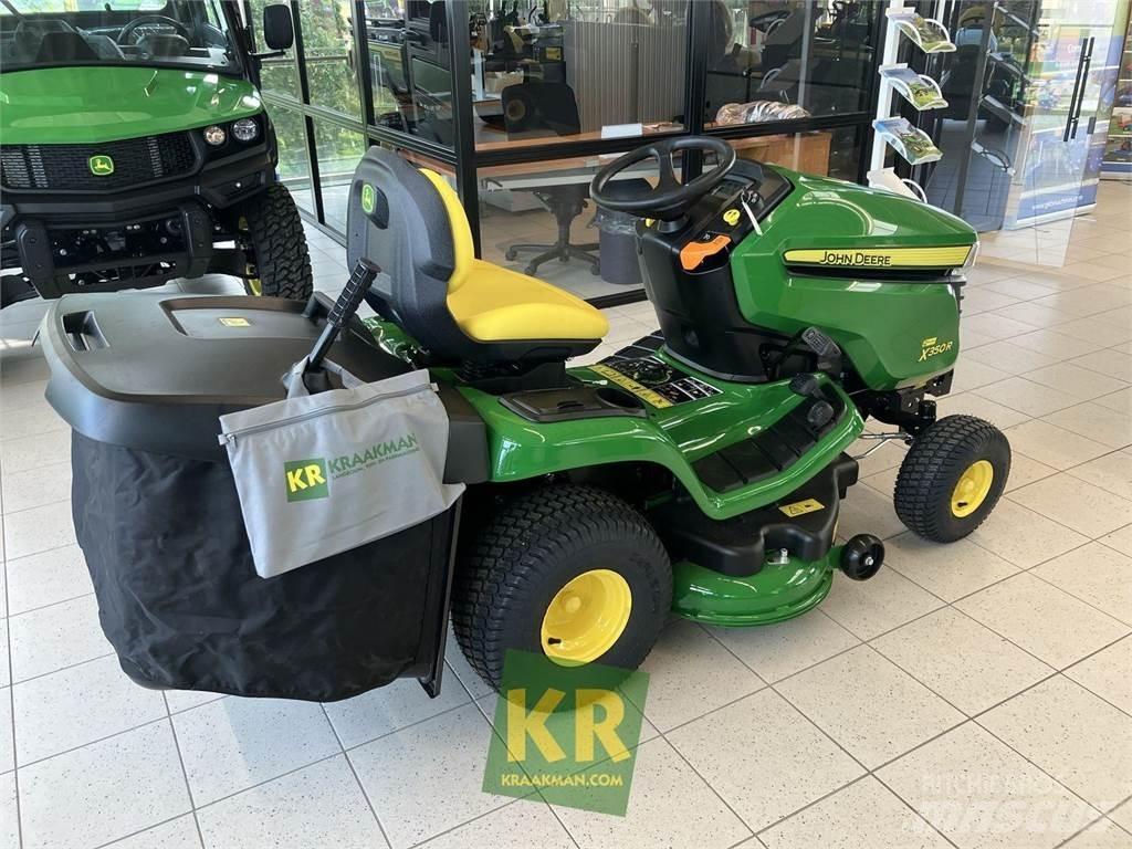 John Deere X350R Самоходные газонокосилки