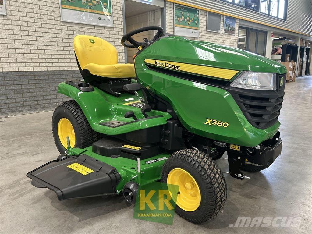 John Deere X380 Самоходные газонокосилки