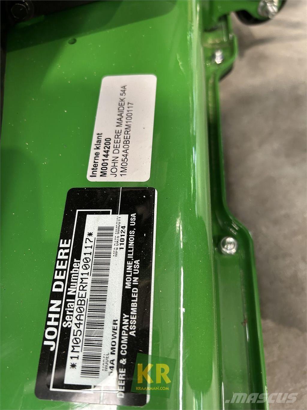 John Deere X380 Самоходные газонокосилки