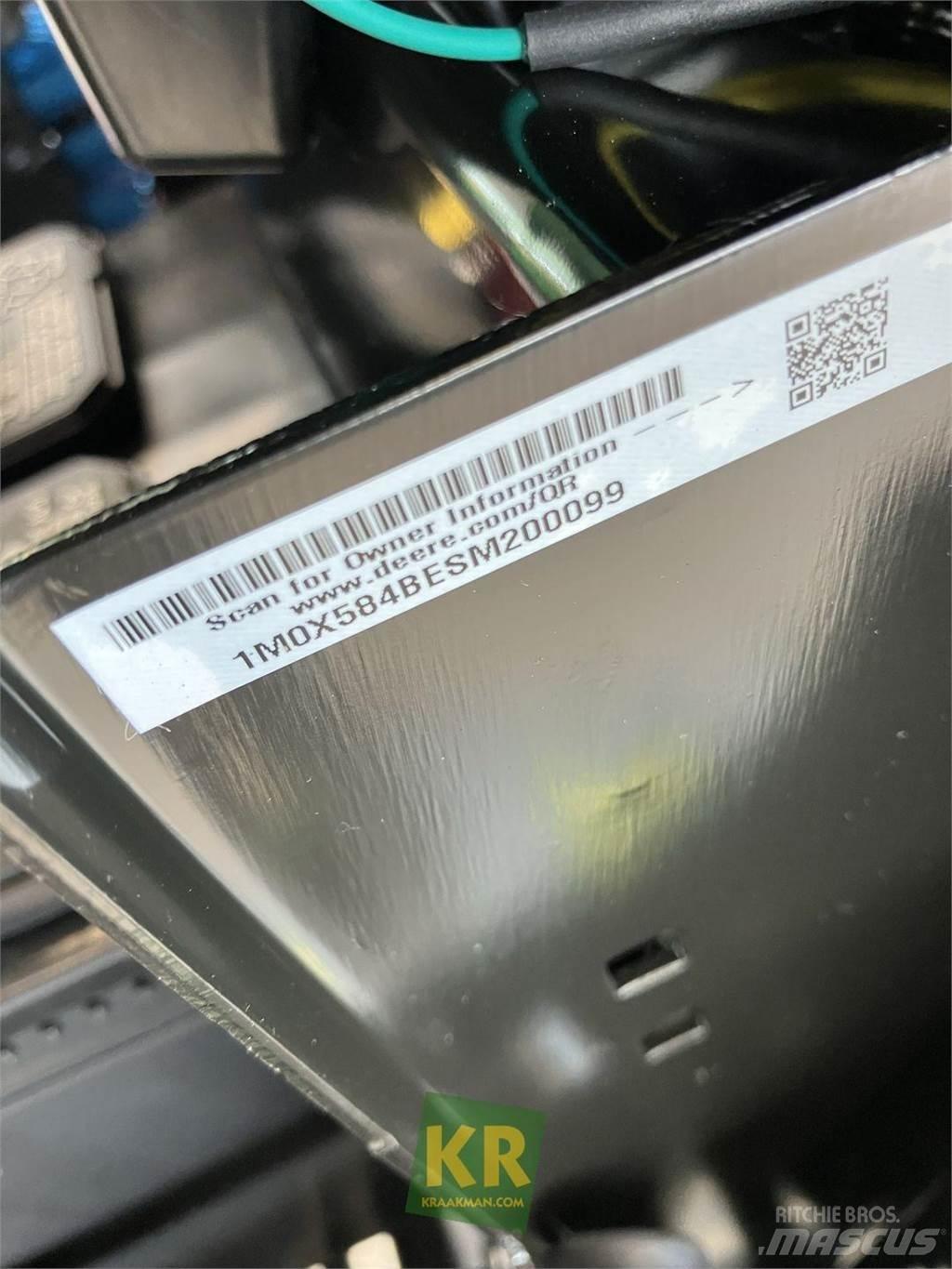 John Deere X584 Самоходные газонокосилки