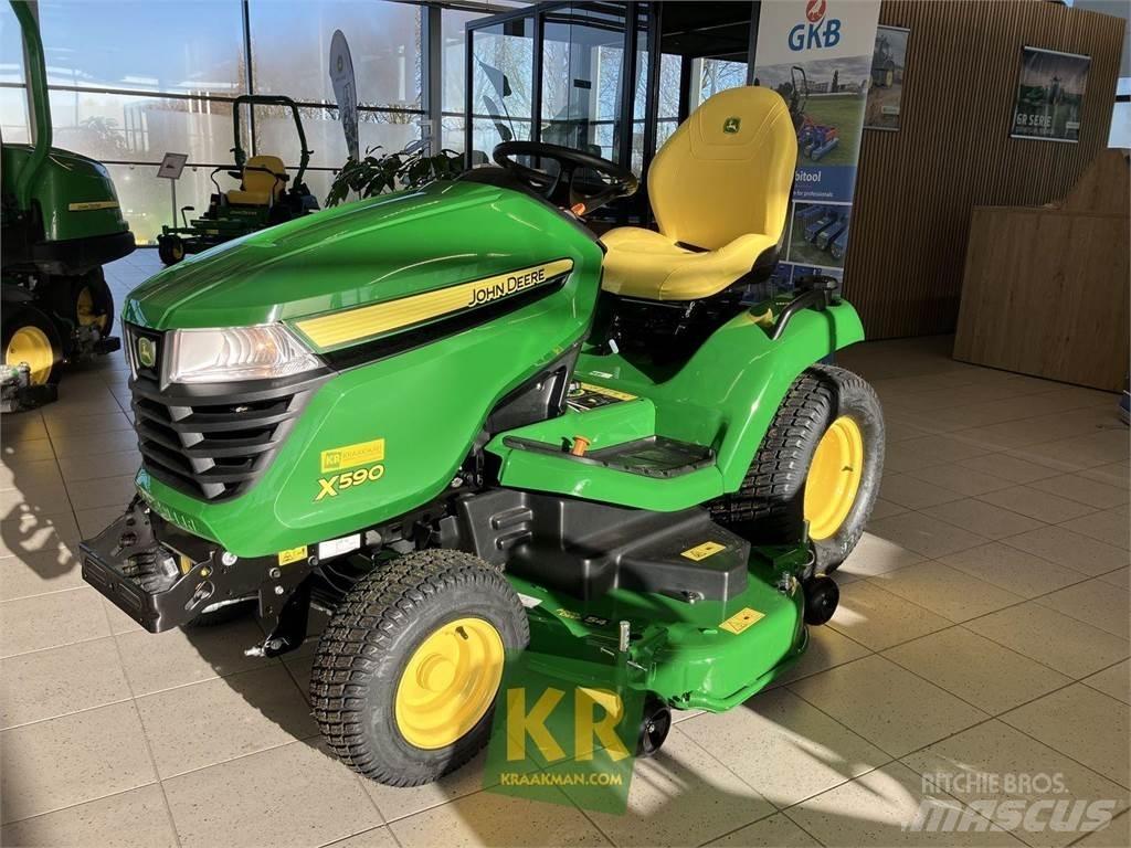 John Deere X590 Самоходные газонокосилки