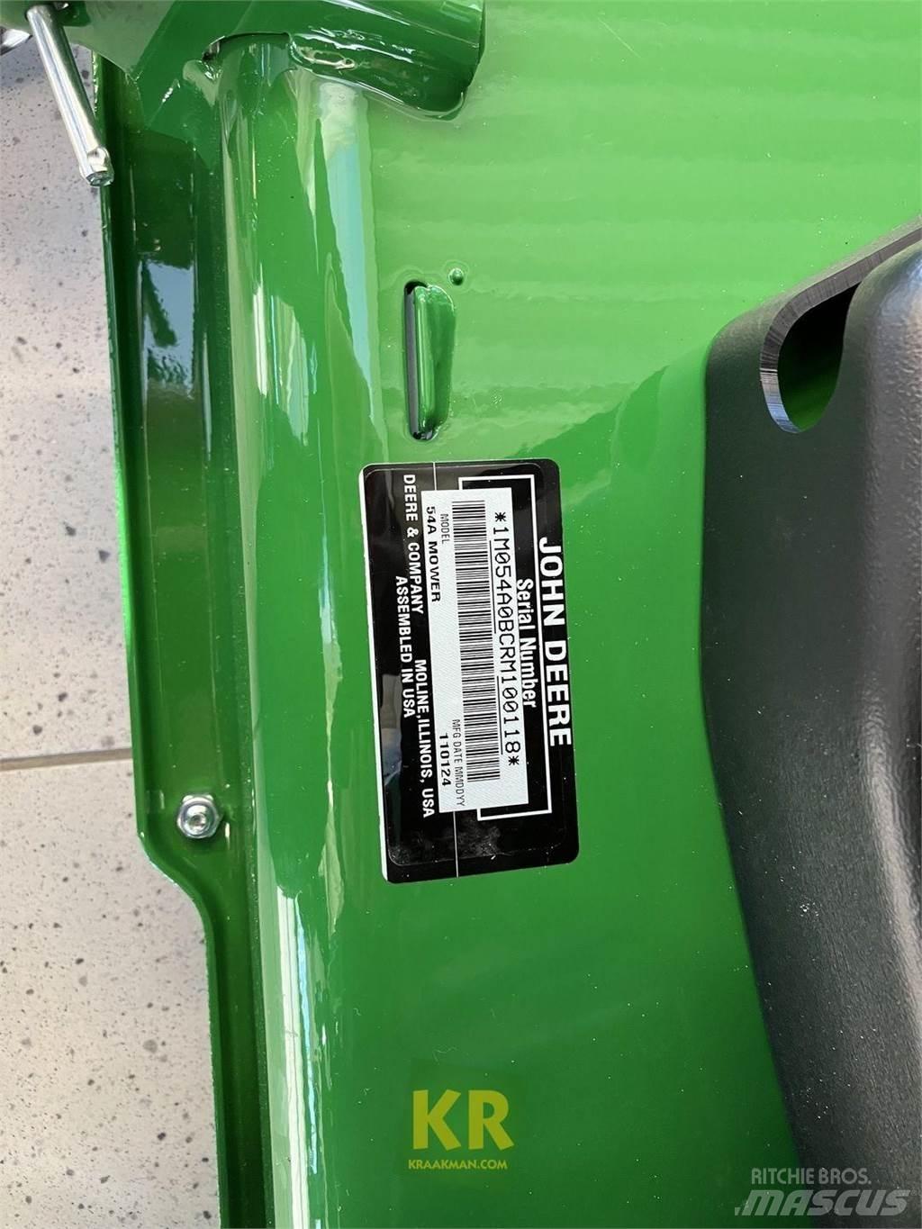 John Deere X590 Самоходные газонокосилки