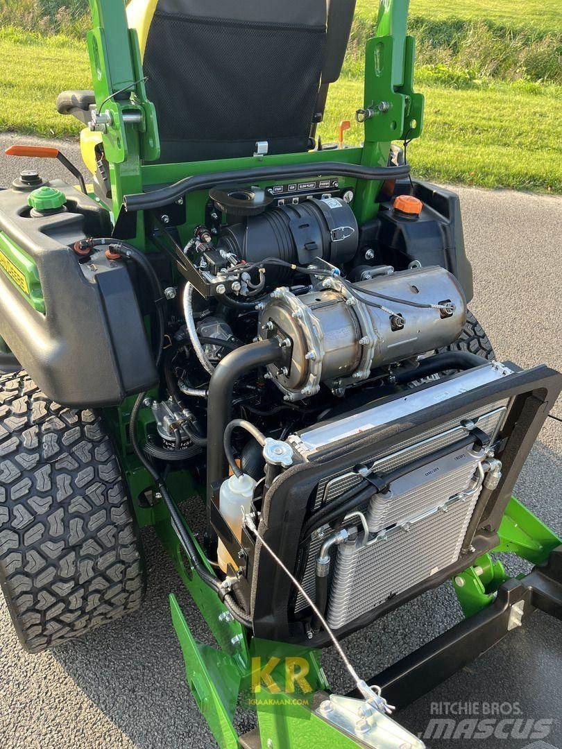 John Deere Z997R Самоходные газонокосилки