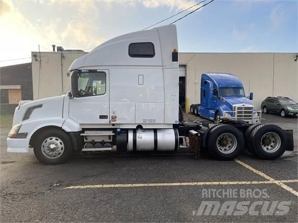 Volvo VNL64T670 Седельные тягачи