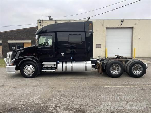 Volvo VNL64T730 Седельные тягачи