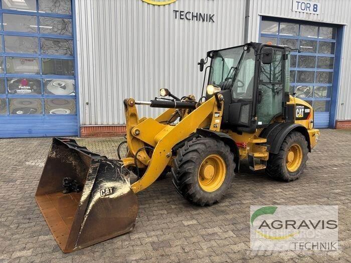 CAT 908 Фронтальные погрузчики