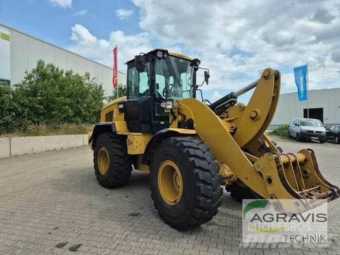 CAT 930 M Фронтальные погрузчики