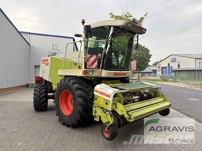 CLAAS JAGUAR 840 Самоходные кормоуборочные комбайны