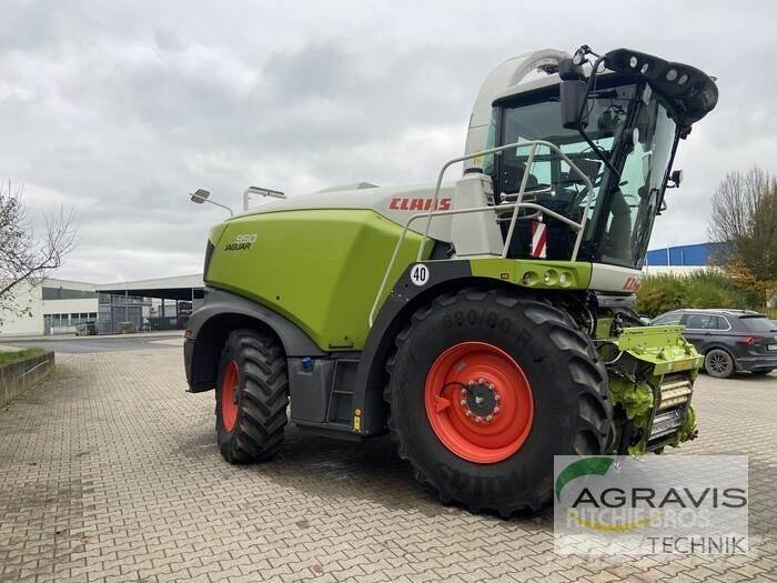CLAAS JAGUAR 950 Самоходные кормоуборочные комбайны