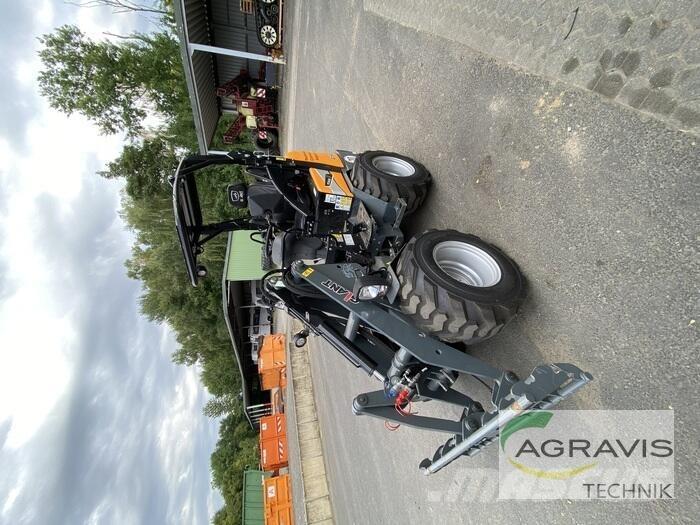 GiANT G1500 Фронтальные погрузчики