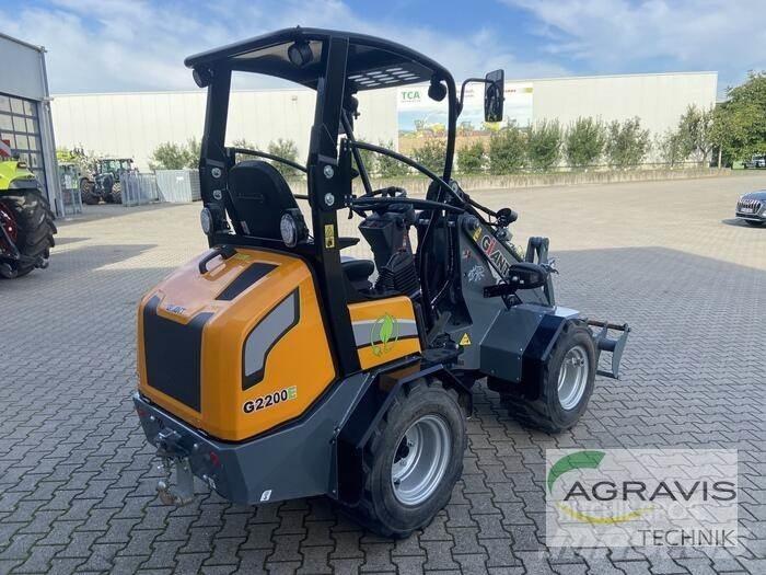 GiANT G2200E Фронтальные погрузчики