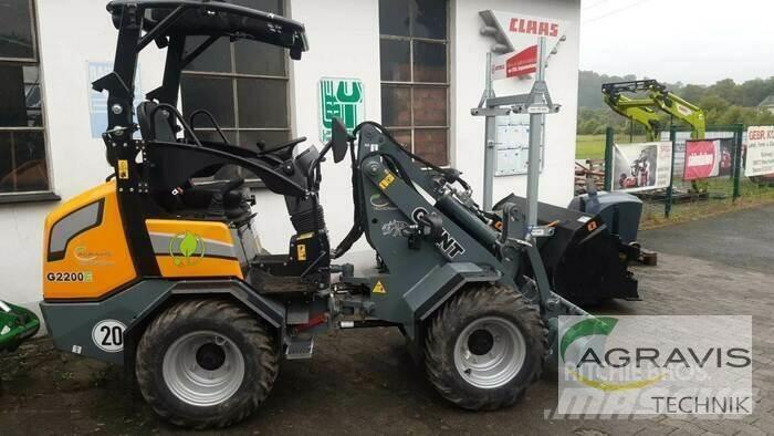 GiANT G2200E-3 Фронтальные погрузчики