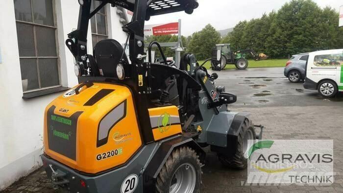 GiANT G2200E-3 Фронтальные погрузчики