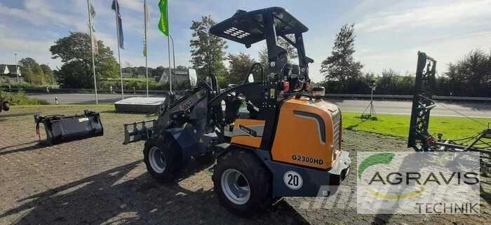 GiANT G2300 HD Фронтальные погрузчики