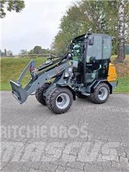 GiANT G2300 HD Фронтальные погрузчики