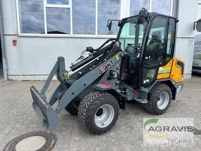 GiANT G2700 E Фронтальные погрузчики