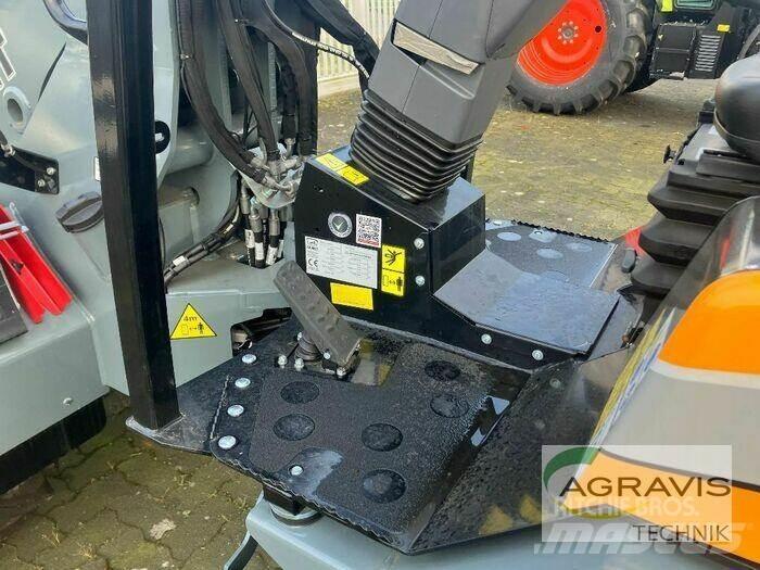 GiANT G3500 Фронтальные погрузчики