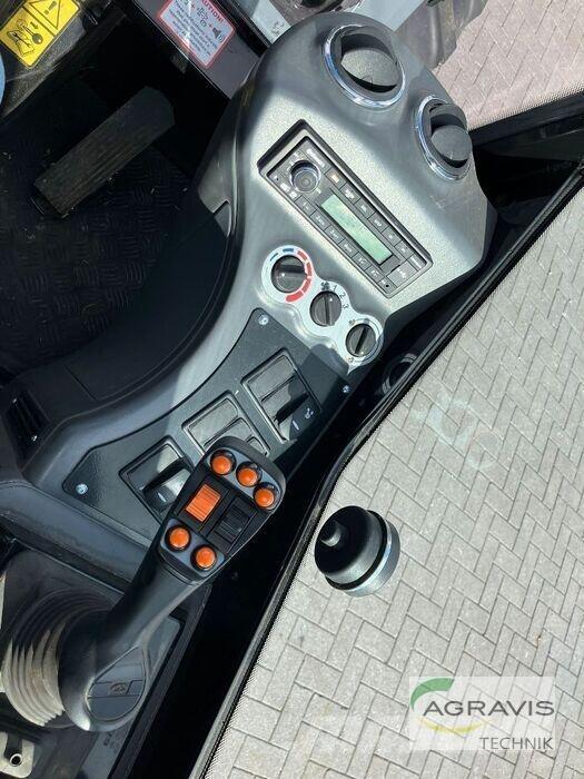 GiANT G3500 Фронтальные погрузчики