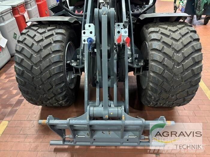 GiANT G5000 Фронтальные погрузчики