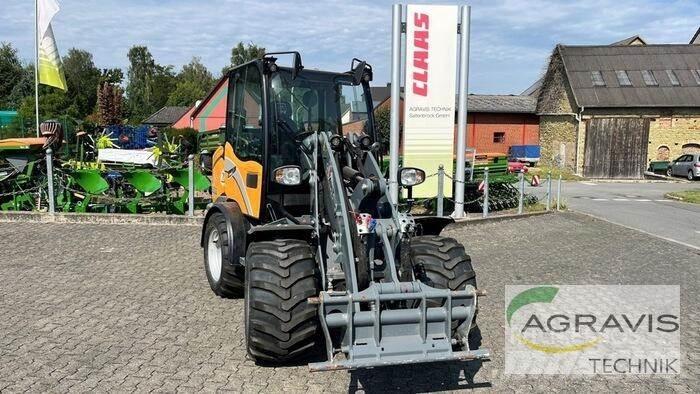GiANT G5000 Фронтальные погрузчики