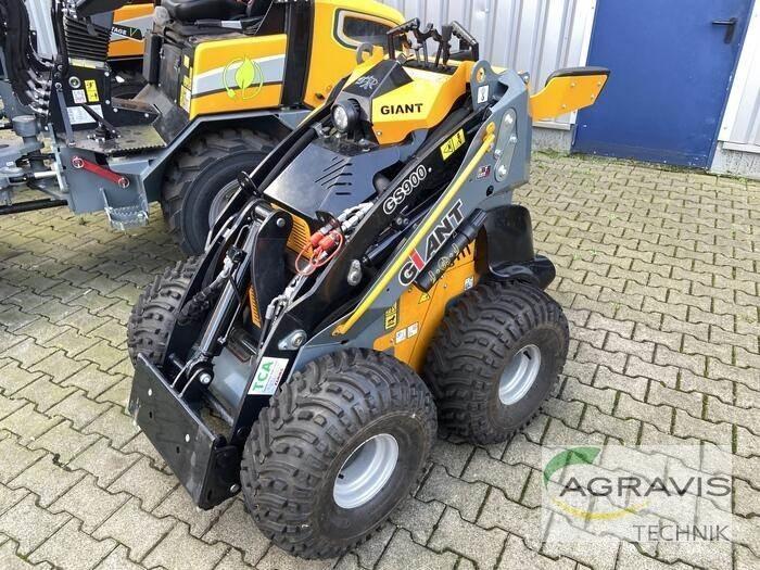 GiANT GS900 Фронтальные погрузчики