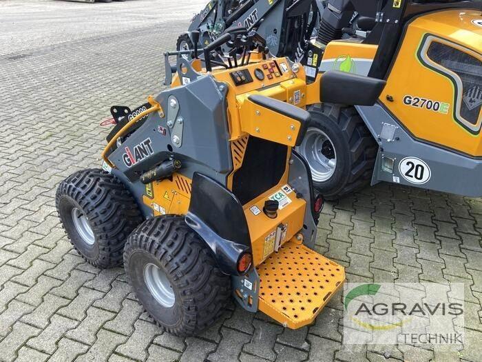 GiANT GS900 Фронтальные погрузчики