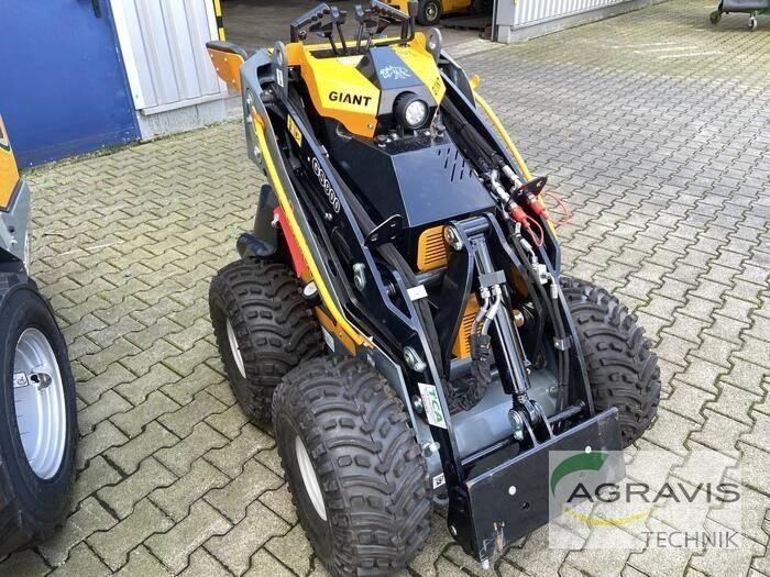 GiANT GS900 Фронтальные погрузчики