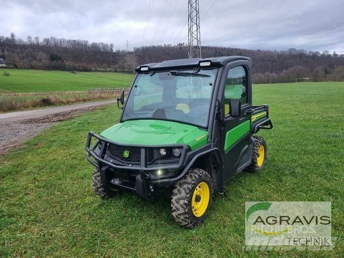 John Deere GATOR Коммунальные тракторы