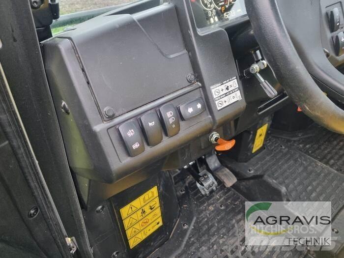 John Deere GATOR Коммунальные тракторы
