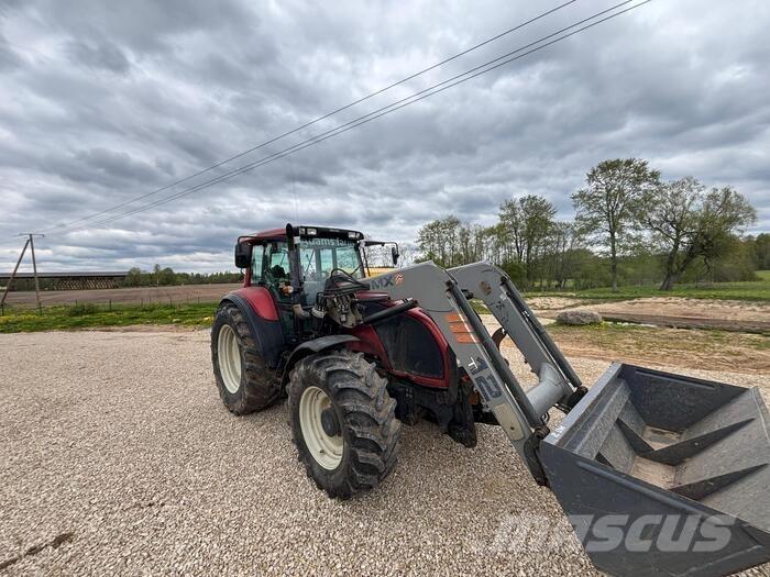 Valtra T130 Трактора