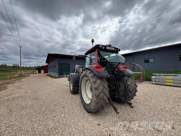Valtra T130 Трактора