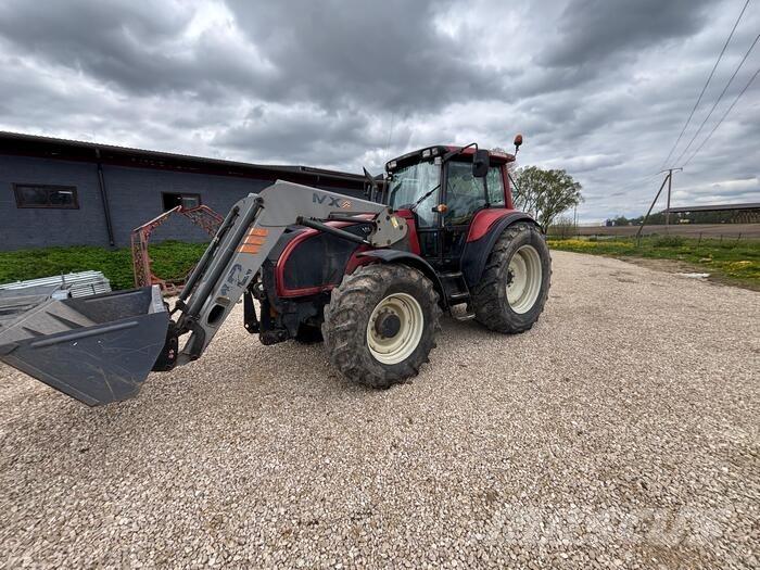 Valtra T130 Трактора