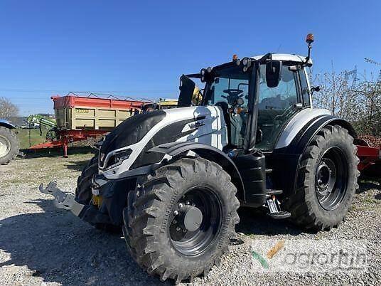 Valtra T215A Трактора