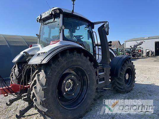Valtra T215A Трактора