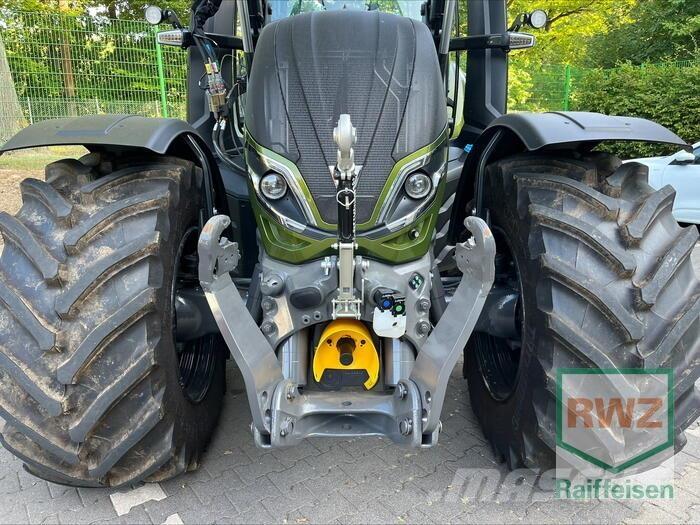 Valtra T255Versu Трактора