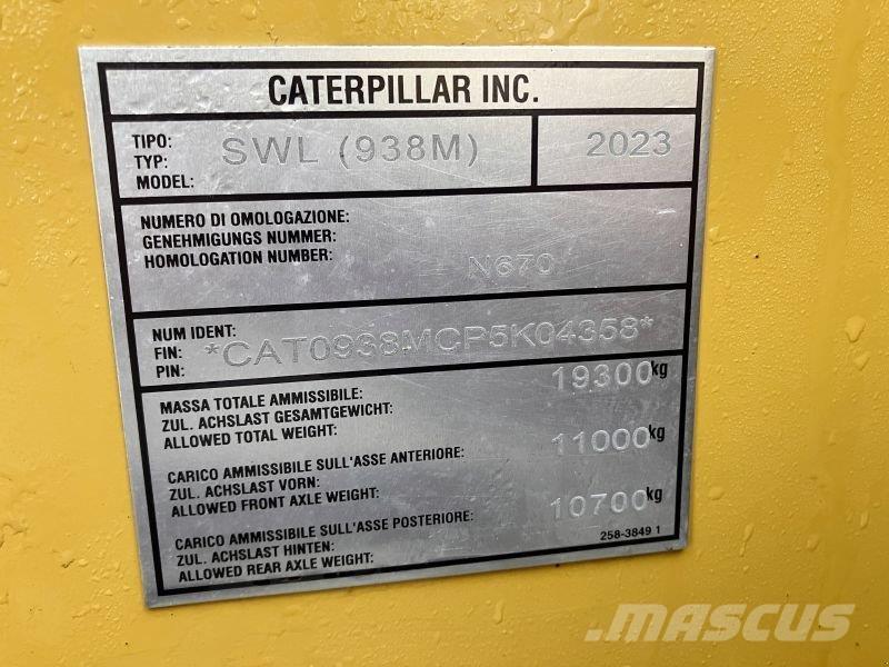 CAT 938M Фронтальные погрузчики