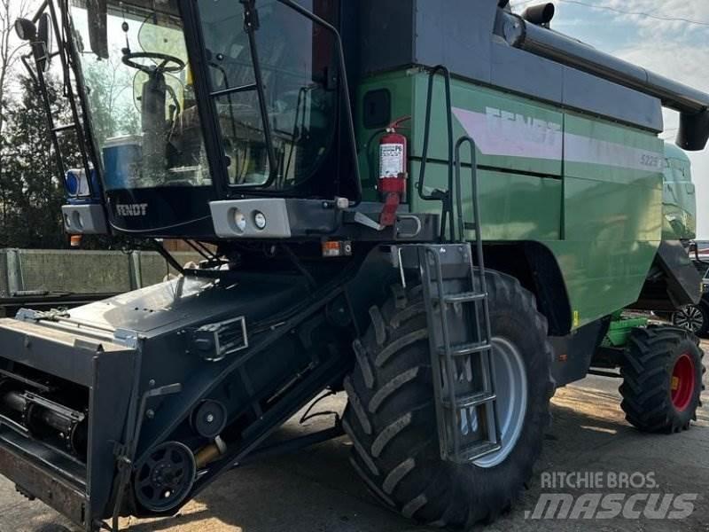 Fendt 5225 E Зерноуборочные комбайны
