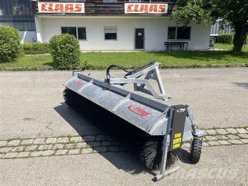 Fliegl TYP 700 Вакуумные уборочные машины