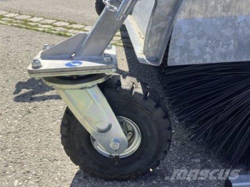 Fliegl TYP 700 Вакуумные уборочные машины