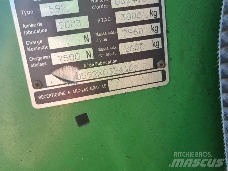 John Deere 592 Рулонные пресс-подборщики