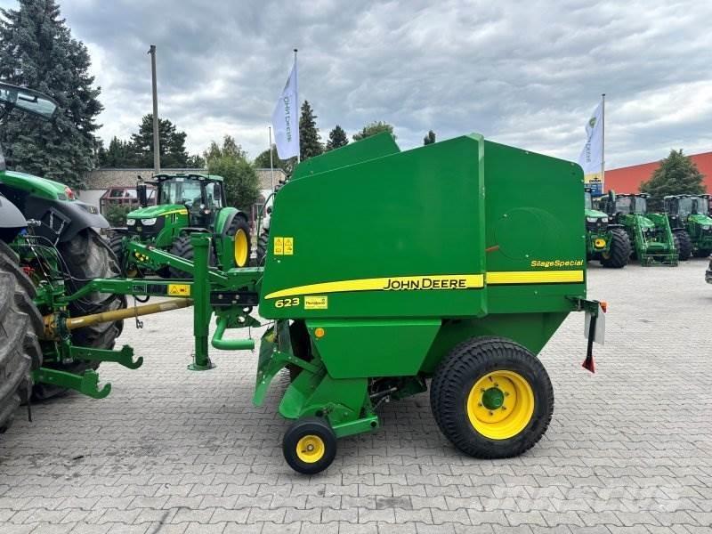 John Deere 623 Рулонные пресс-подборщики