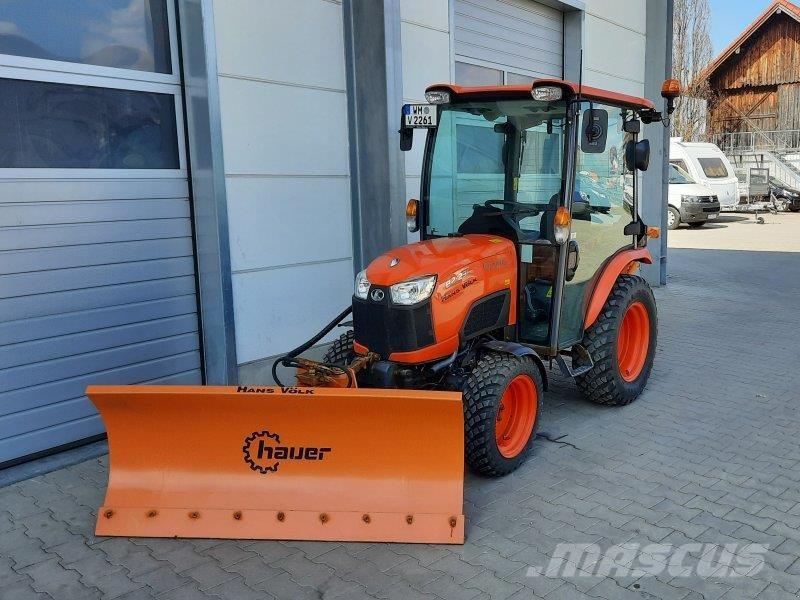 Kubota B2231 Коммунальные тракторы