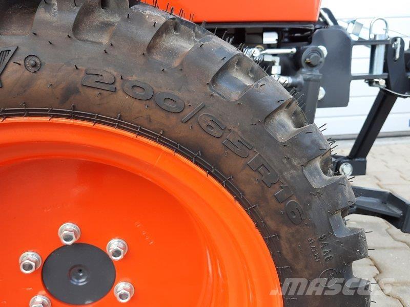 Kubota B2231 Коммунальные тракторы