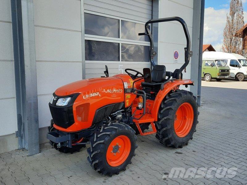 Kubota L1-382 Коммунальные тракторы
