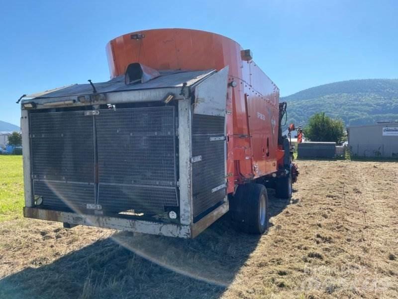 Kuhn SPW 25 Кормораздатчики