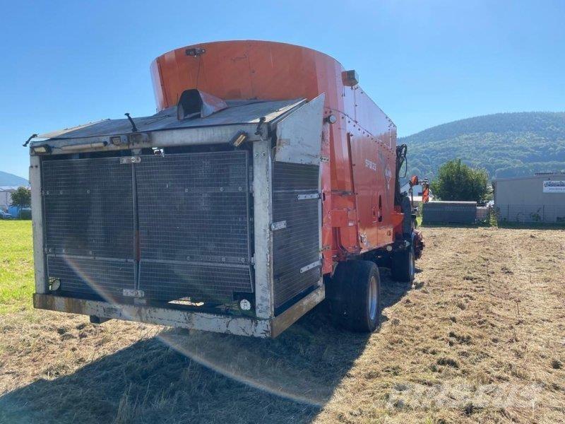 Kuhn SPW 25 Кормораздатчики