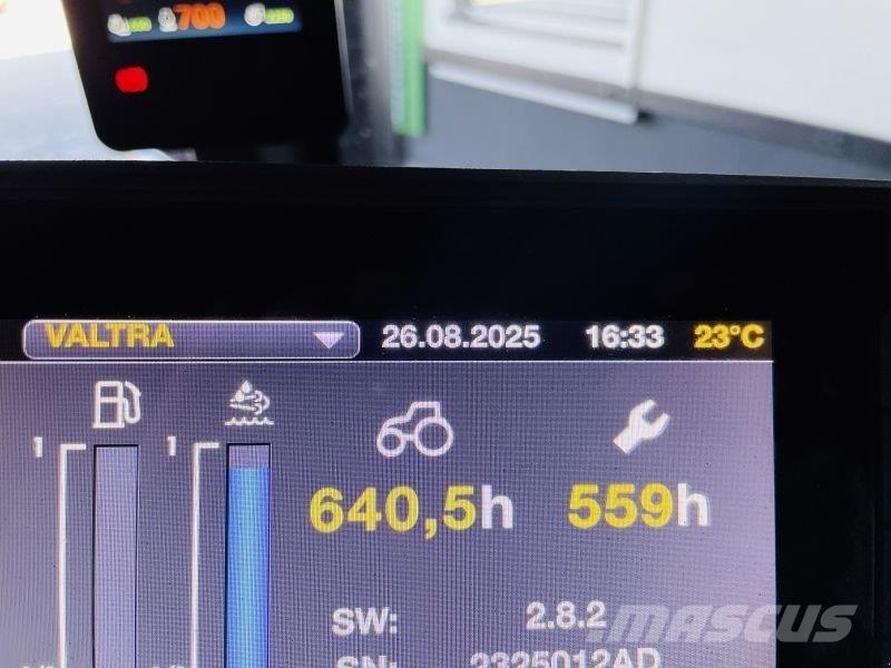 Valtra T215D Трактора